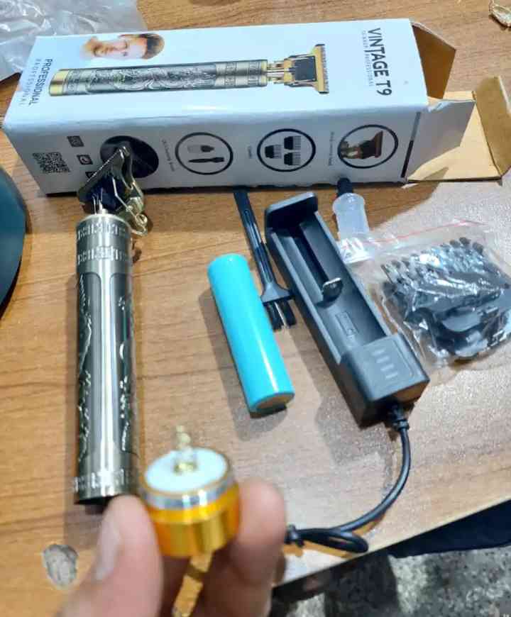 Vintage T9 Professional Hair Trimmer একটি